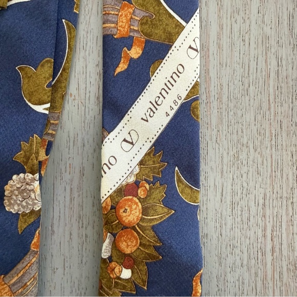 Valentino Cravatte Italy Fall RARE Cornucopia Luxury 100%‎ Silk Tie Art Nouveau - Picture 3 of 9